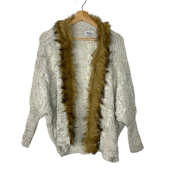 MILITARY HIPPIE Felicity Faux Fur Batwing Cardigan White Brown - Picture 1 of 4
